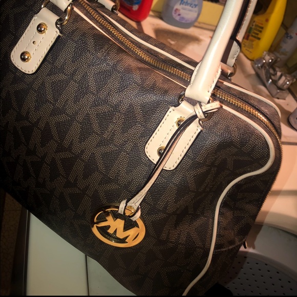 Mk purse - Picture 2 of 4